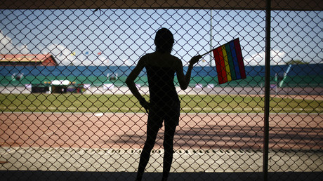 Biden autorise les athlètes transgenres nés hommes à concourir dans les compétitions féminines