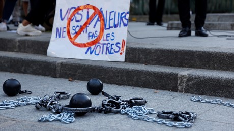 Affaire Obono : le Syndicat de la presse magazine soutient Valeurs actuelles contre le CDJM