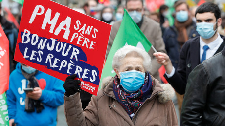 Projet de loi bioéthique : les opposants manifestent avant le retour du texte au Sénat