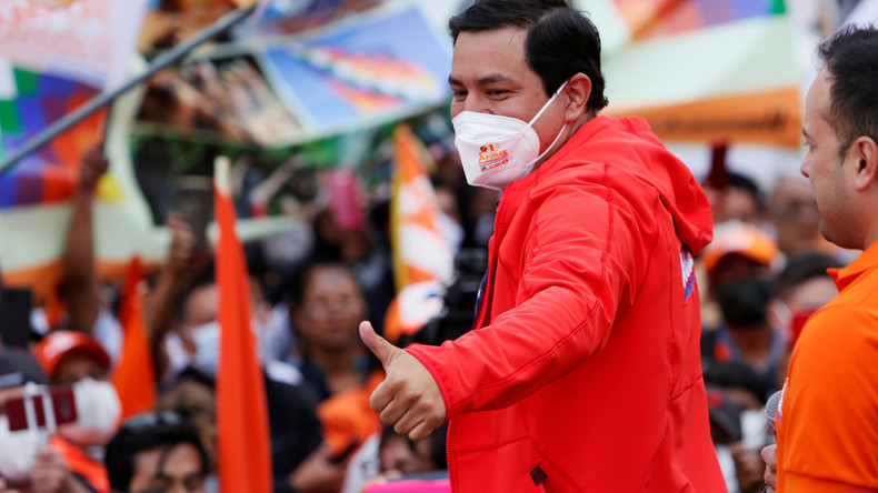 Equateur : favori des sondages, le candidat corréiste Andrés Arauz cible d'une pluie de fake news