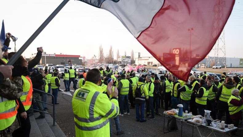 Un Gilet jaune condamné à 800 euros d'amende pour avoir menacé Edouard Philippe sur Facebook