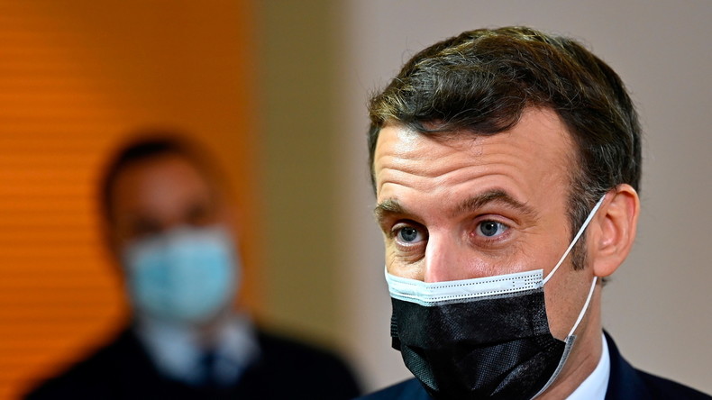 Voies réservées pour les grandes écoles publiques : Macron établit-il une discrimination positive ?