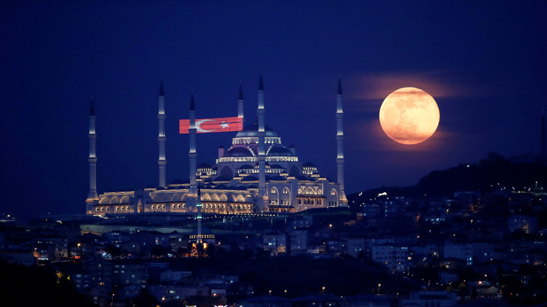 Erdogan veut envoyer «le croissant» et le «drapeau rouge» de la Turquie sur la Lune