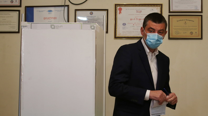 Géorgie : le Premier ministre démissionne après la décision d'arrestation d'un opposant