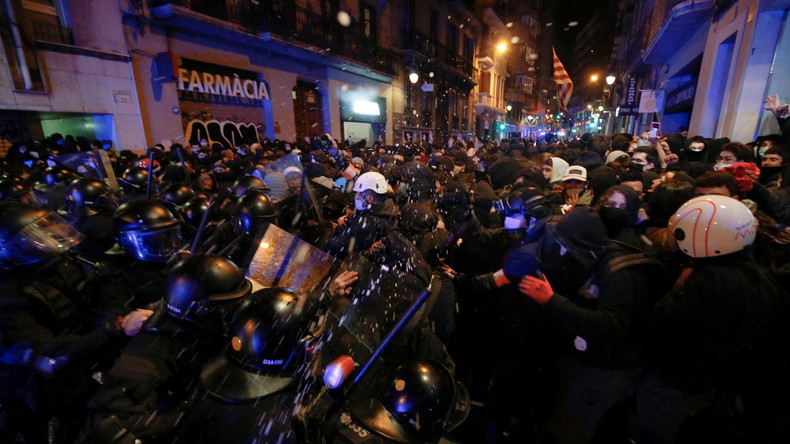 Rappeur emprisonné : cinquième soirée d'affrontements entre police et manifestants à Barcelone