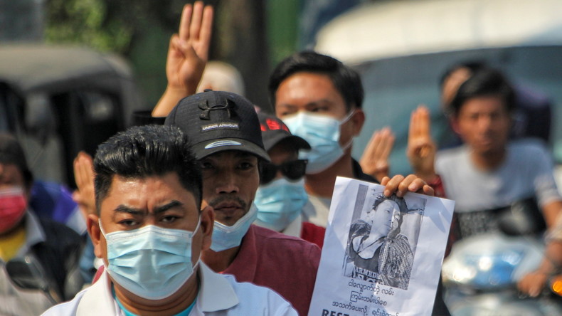 Birmanie : l'UE et les Etats-Unis adoptent des sanctions, l'armée veut relancer l'économie