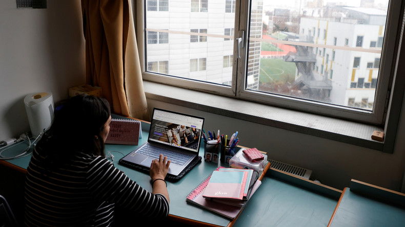 «Etudiants, pas influenceurs» : des jeunes recalent la stratégie de communication du gouvernement