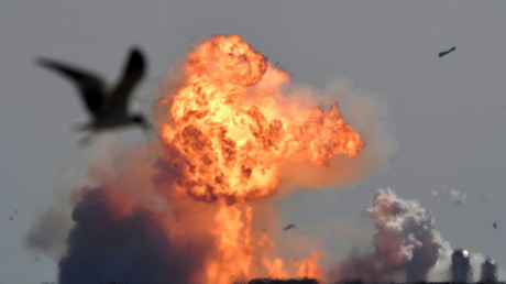 Explosion spectaculaire lors de l'atterrissage d'un prototype de la fusée Starship de Space X