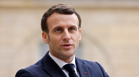 Macron juge indispensable le dialogue avec la Russie pour «la paix et la stabilité européenne»