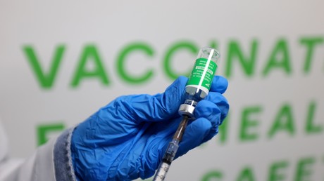 Une dose de vaccin Oxford–AstraZeneca au Dubai International Financial Center à Dubaï, le 3 février 2021.