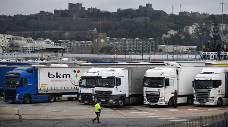 Camions de fret au centre de dédouanement de Motis au port de Douvres (Kent) sur la côte sud-est de l'Angleterre, le 15 janvier 2021 (illustration).