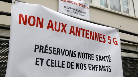 A Fontenay-sous-Bois (Seine-Saint-Denis), des militants opposés à la 5G avaient déployé des banderoles, le 11 décembre 2020 (image d'illustration).