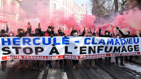 La manifestation du 10 février avec pour banderole «Stop à l'enfumage», à Paris.