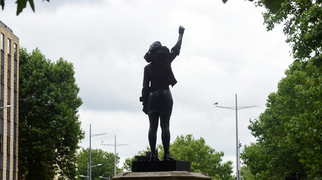 La statue de Jen Reid, une manifestante du mouvement Black Lives Matter, à Bristol, le 15 juillet 2020 (image d'illustration)