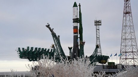 Le lanceur spatial Soyouz-2.1a qui, depuis le cosmodrome de Baïkonour, propulsera le vaisseau cargo Progress MS-16 à destination de l'ISS.