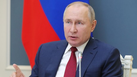 Vladimir Poutine assiste à une session du forum en ligne de Davos, organisé par le Forum économique mondial, le 27 janvier 2021 (image d'illustration).