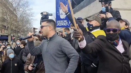 Fact-checking: un «salut nazi» a-t-il vraiment été vu à la manifestation de Génération identitaire ?