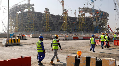 Plus de 6 500 ouvriers seraient morts au Qatar sur les chantiers de la Coupe du monde de football