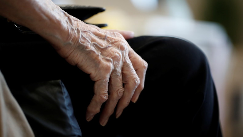 Le Conseil d'Etat suspend l'interdiction de sortie des résidents d'Ehpad