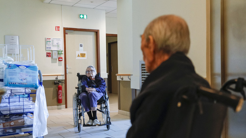 Gestion du Covid : familles et associations demandent des comptes aux autorités devant la justice