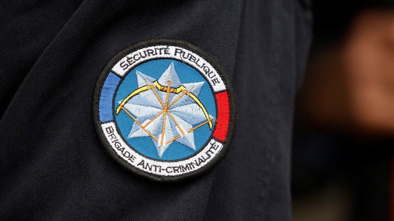 Bagneux : des policiers agressés à la barre de fer, un membre de la BAC contraint de tirer en l'air
