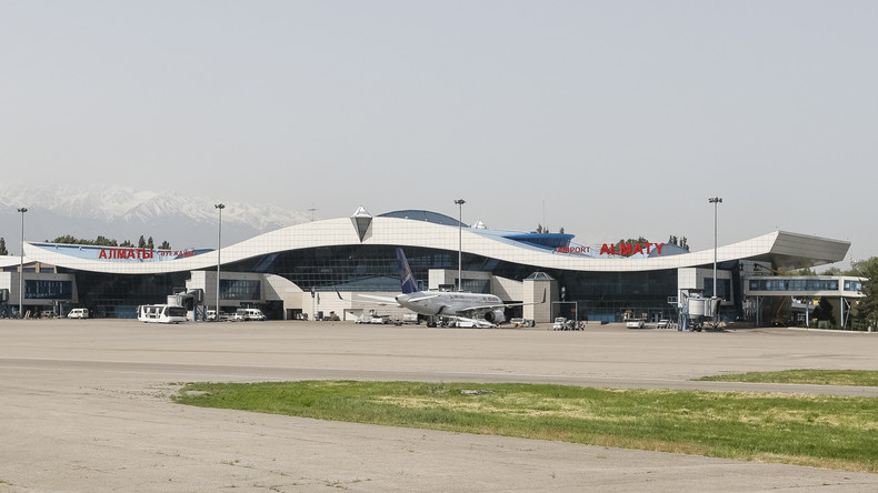 Kazakhstan : quatre morts dans le crash d'un avion militaire Antonov An-26 à l'aéroport d'Almaty