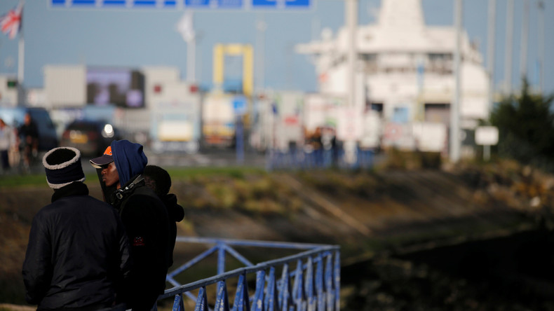 Normandie : quatre gendarmes caillassés et blessés par des migrants
