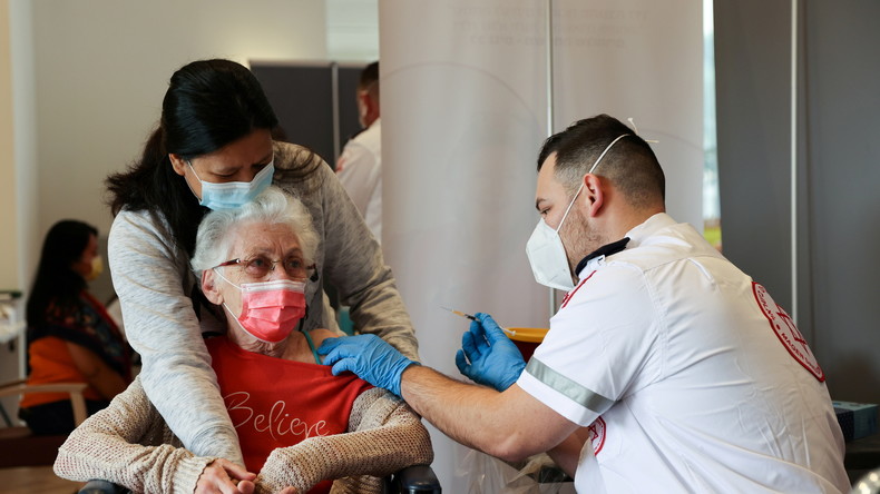 Covid-19 : l'Allemagne finance un programme pour la vaccination des survivants de la Shoah