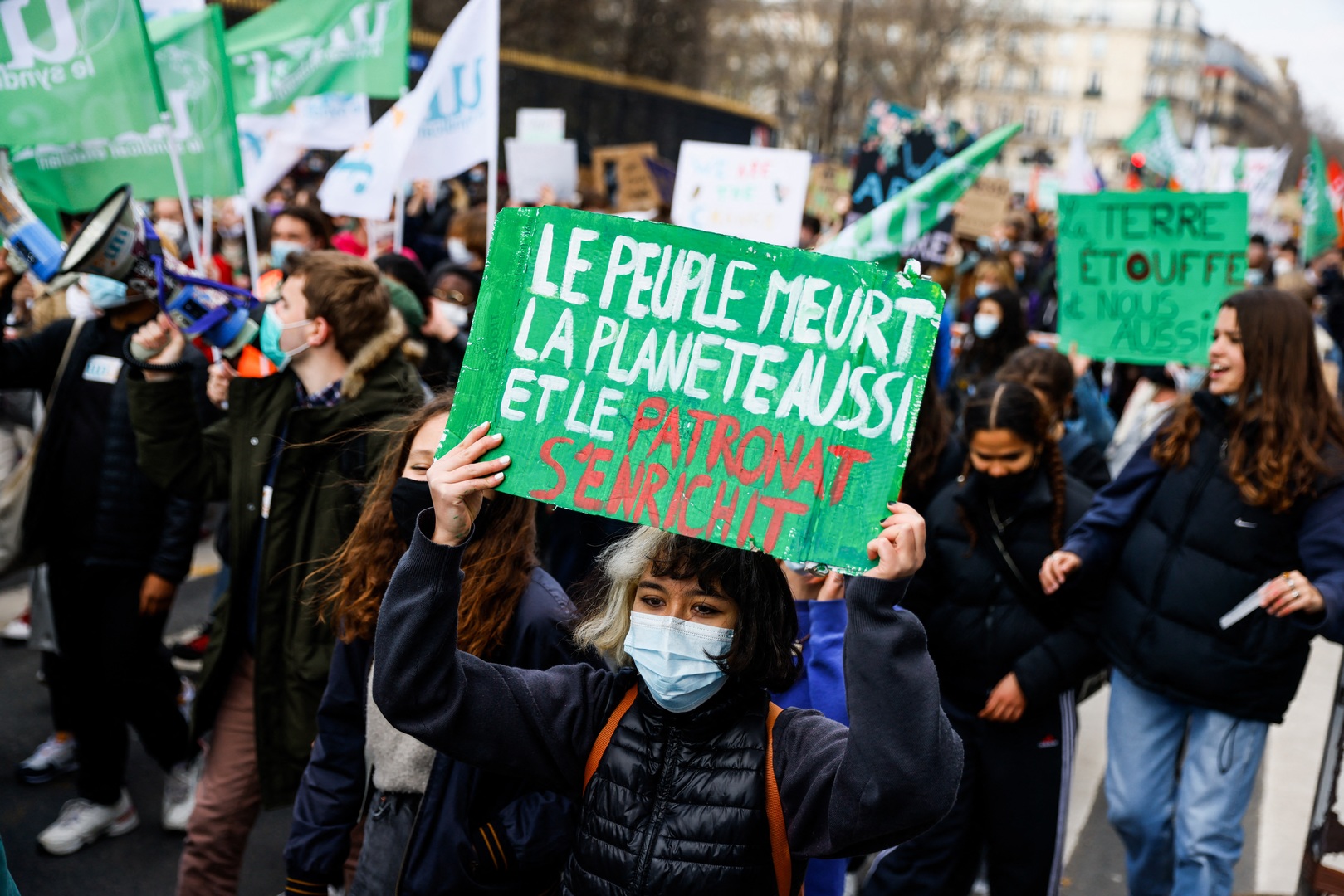 Mobilisation à Paris pour le climat et la justice sociale à l'appel de ...