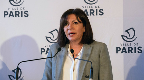 La maire de Paris, Anne Hidalgo s'exprimait lors d'une conférence de presse au sujet de la pandémie de coronavirus, le 1er mars 2021 à Paris.