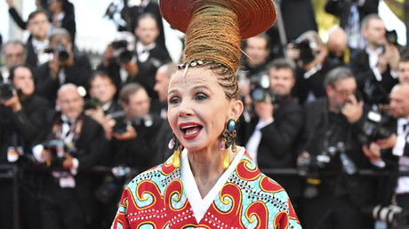 L'actrice Victoria Abril condamne un «coronacircus» et attaque Emmanuel Macron