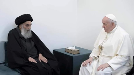 Le pape François lors de sa rencontre avec le grand ayatollah Ali al-Sistani à Nadjaf (Irak), le 6 mars 2021.