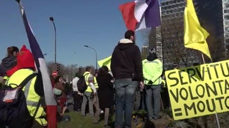 Manifestation à Paris contre les restrictions anti-Covid