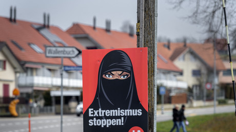 La Suisse approuve par référendum l'interdiction du voile intégral dans l'espace public