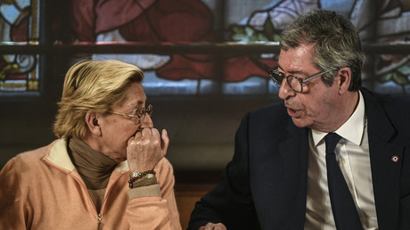 Les époux Balkany auraient été placés  sous bracelet électronique