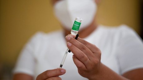 Une infirmière s'apprête à administrer un vaccin AstraZeneca contre le Covid-19 au Guatemala, 10 mars (image d'illustration).