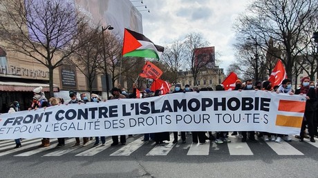 Manifestation contre l'islamophobie et le projet de loi sur le séparatisme, le 21 mars 2021 à Paris.