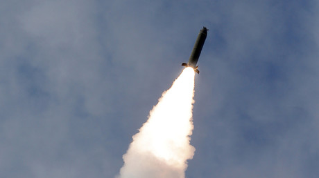 Un tir de missile nord-coréen lors d'un exercice auquel assistait Kim Jong-un, le 2 mars 2020 (image d'illustration)