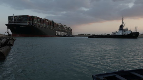 Canal de Suez : le porte-conteneurs Ever Given remis à 80% dans la «bonne direction»
