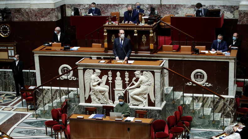 Les nouvelles restrictions sanitaires approuvées par l'Assemblée, un vote boycotté par l'opposition