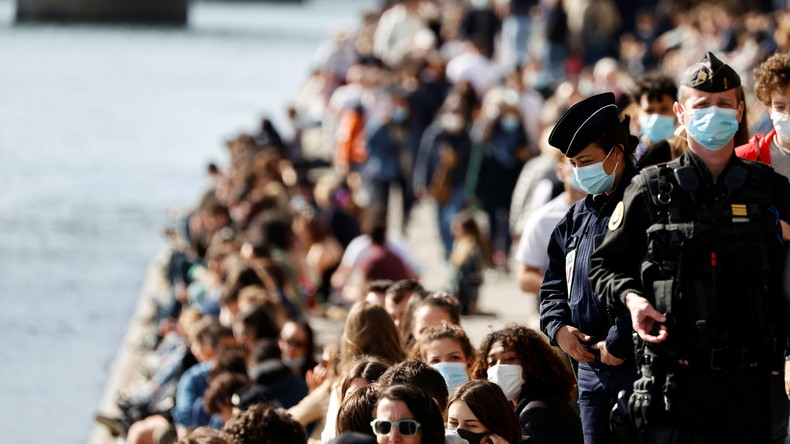 Confinement : 90 000 policiers et gendarmes mobilisés, la lutte contre la délinquance sacrifiée ?