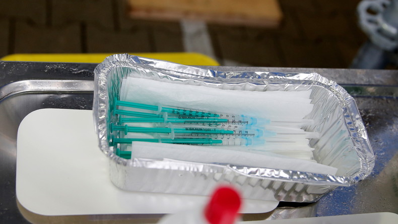 Belgique, Espagne, Italie : plusieurs pays limitent l'usage du vaccin d'AstraZeneca aux plus âgés