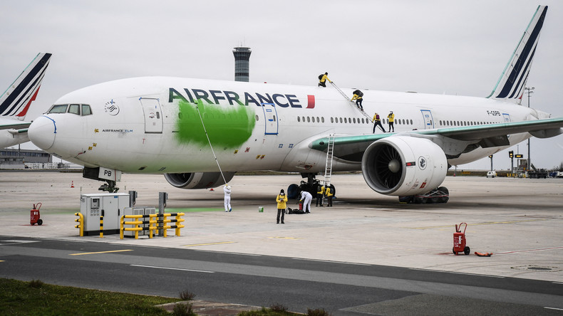 Loi climat : l'Assemblée vote la suppression de lignes aériennes intérieures