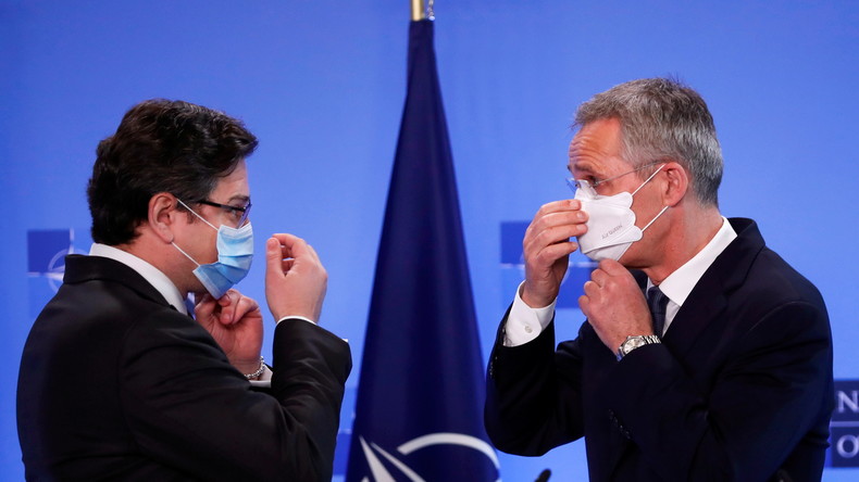 L'OTAN hausse le ton envers la Russie, qui l'accuse de transformer l'Ukraine en poudrière