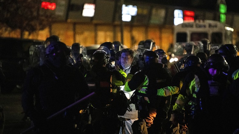 Manifestation antiraciste aux Etats-Unis : des journalistes pris à partie par la police