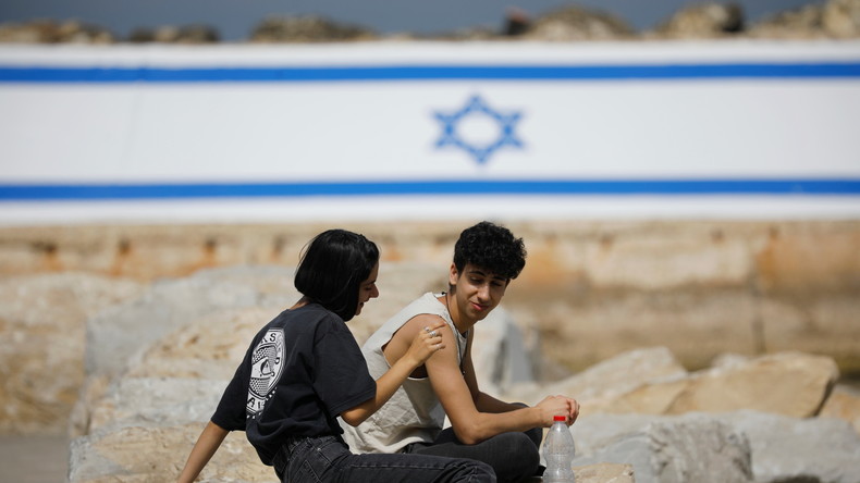 Covid-19 : Israël met fin à l'obligation du port du masque en extérieur