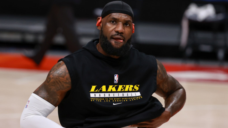 «Tu es le prochain» : LeBron James se ravise après avoir diffusé la photo d'un policier