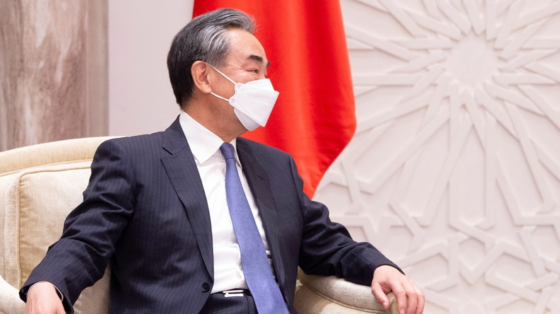 «La démocratie, ce n’est pas du Coca-Cola», affirme le chef de la diplomatie chinoise