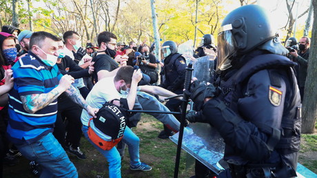Madrid : quatre arrestations et 35 blessés lors d'une manifestation contre le parti Vox