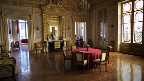 Photographie du 5 avril 2021 de l'intérieur du Palais Vivienne, où le cuisinier Christophe Leroy est soupçonné d'avoir organisé à Paris des repas luxueux clandestins (image d'illustration).